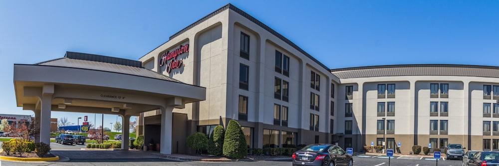 Hampton Inn Winchester-University/ Mall Екстериор снимка